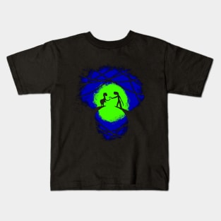 Love turns the night green Kids T-Shirt